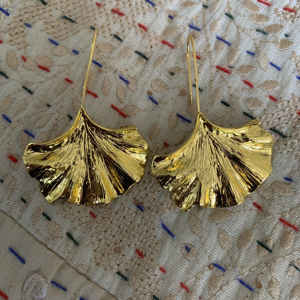 🚫SOLD🚫 Ginkgo leaf drop earrings - Picture 4 of 7
